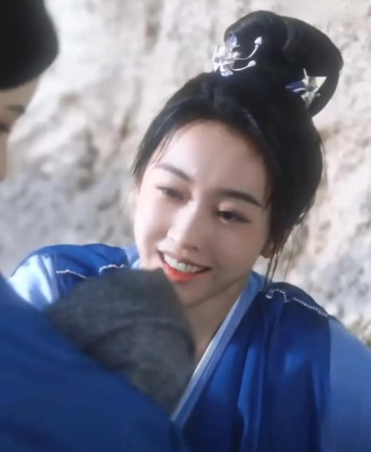 《与凤行》完全就是感受到一波泪点，宣璐演技太好了，33岁的她给36岁赵丽颖演“娘