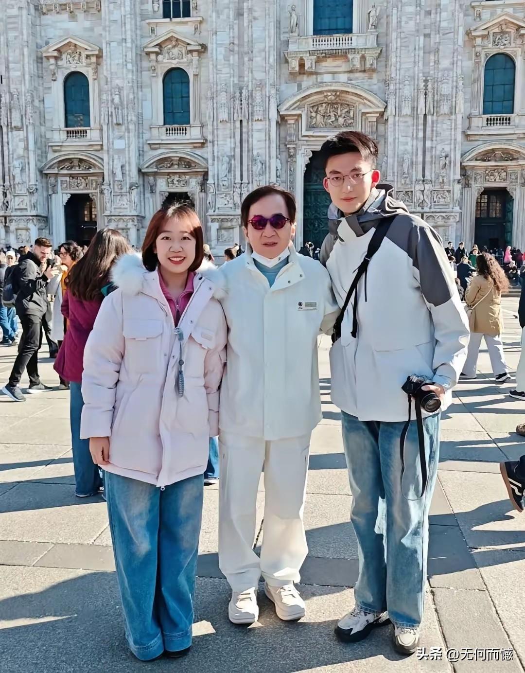 据说这是成龙大哥现身意大利留下来的照片，莫非成龙大哥过春节出去溜达溜达，散散心，