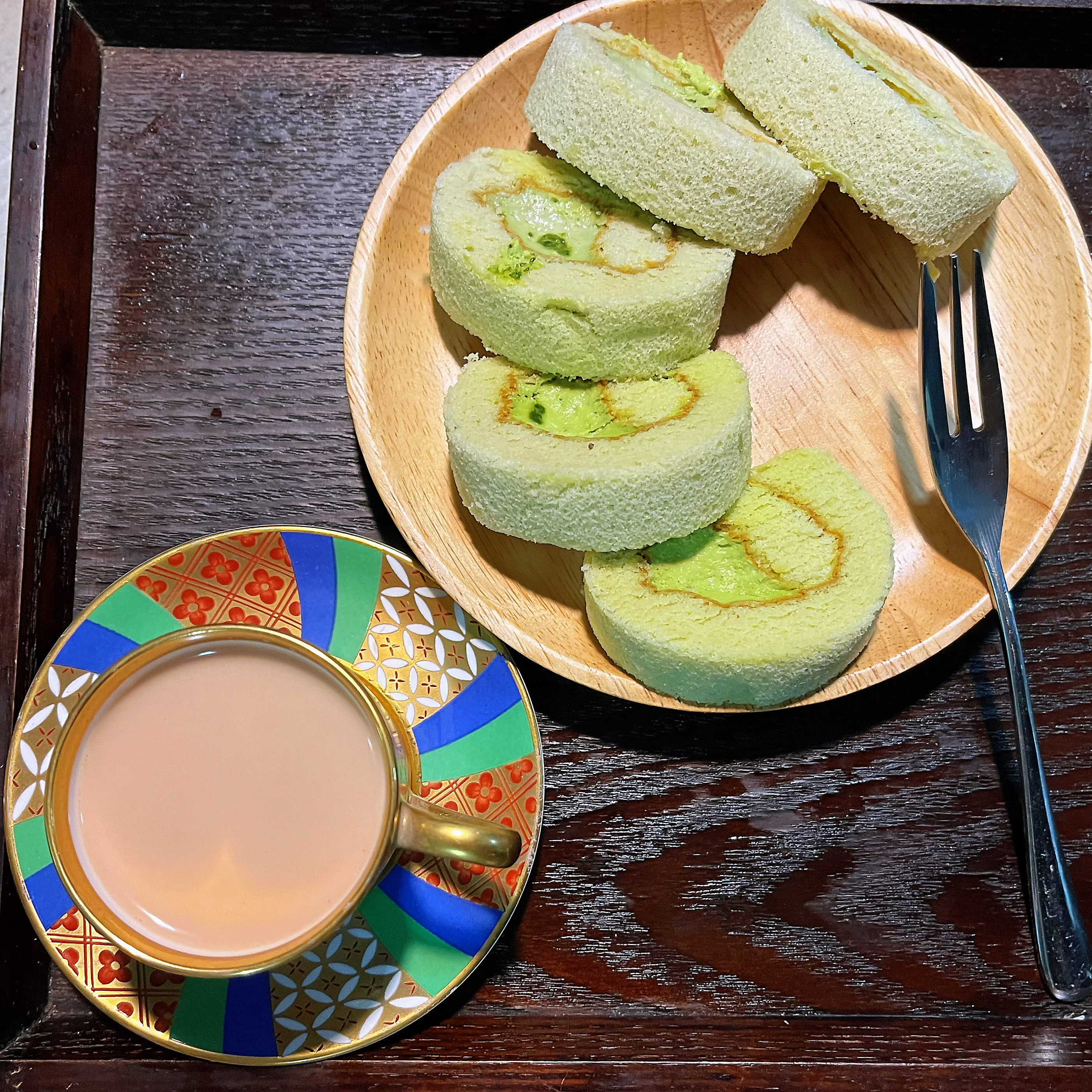 意外发现，越南红茶汤色极好！🍹(邦布闻到奶味过于喜欢，上来舔了一口，现在还因舌