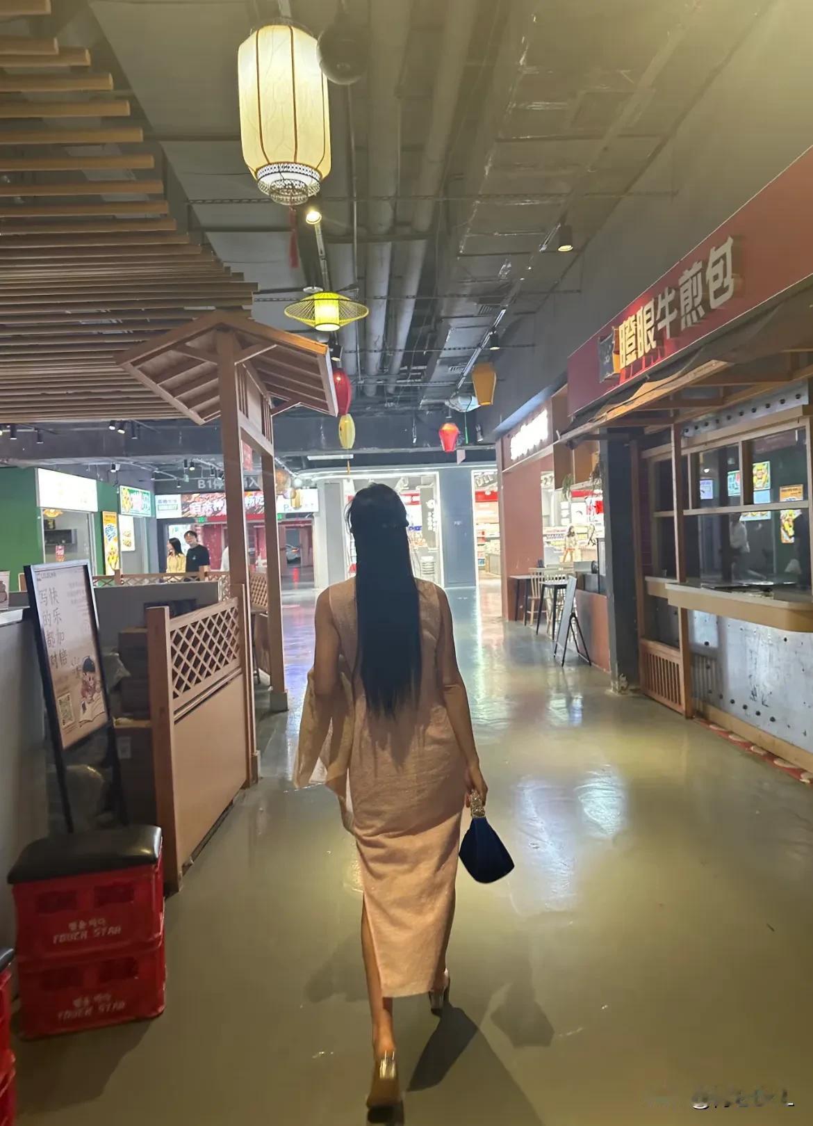 我有个闺蜜，结婚都七年了，一直没要孩子。她婆婆为这事儿，没少跟她念叨。

闺蜜今