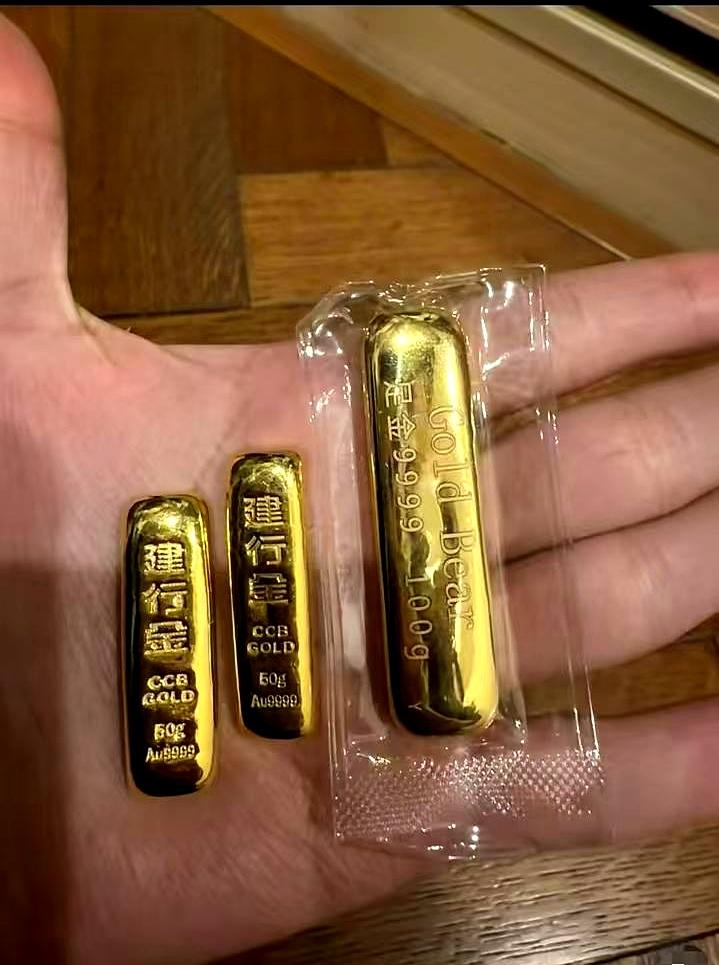 在1090的高位一把梭哈买金，结果直接被挂在山顶吹冷风，这半年亏掉三万多的痛谁能