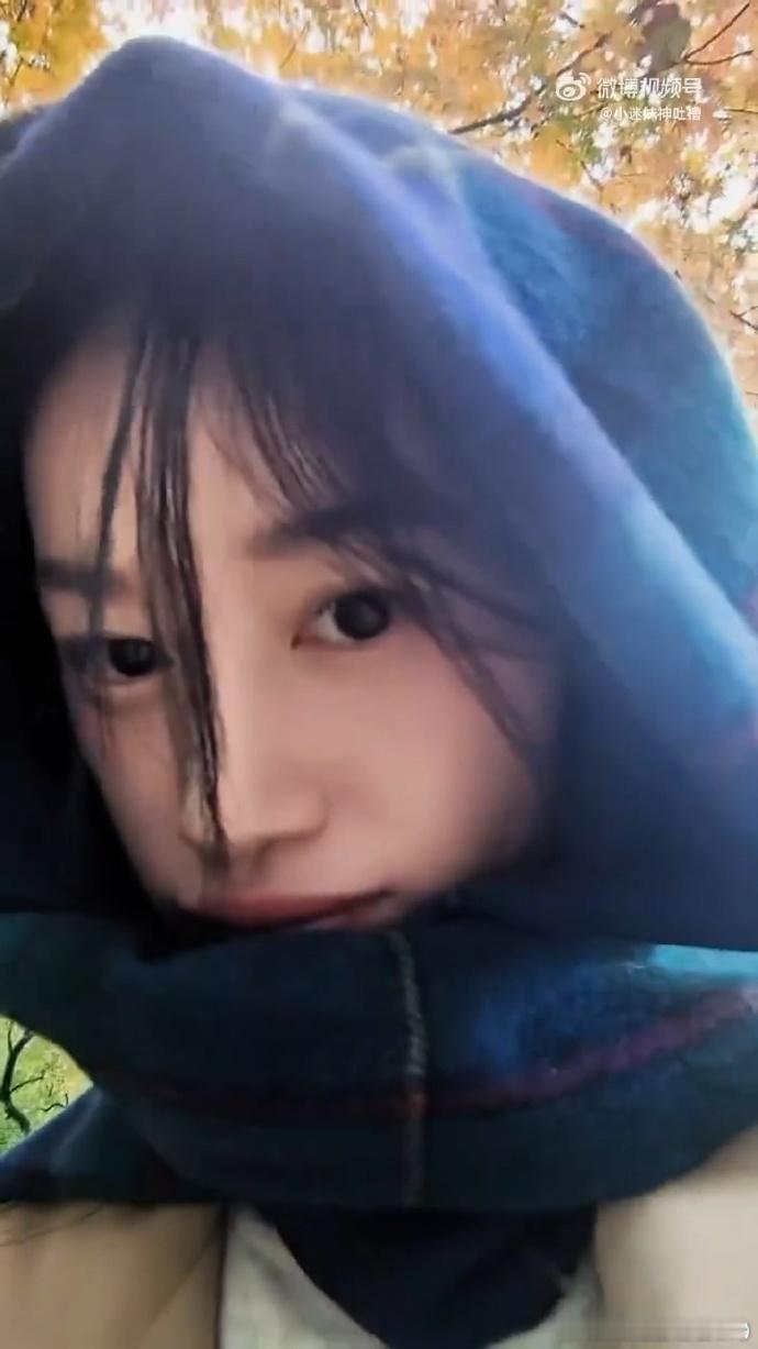 内娱少有的文艺美人 郭晓婷的颜值和气质，不是那种千篇一律的网红脸，而是带着一股子