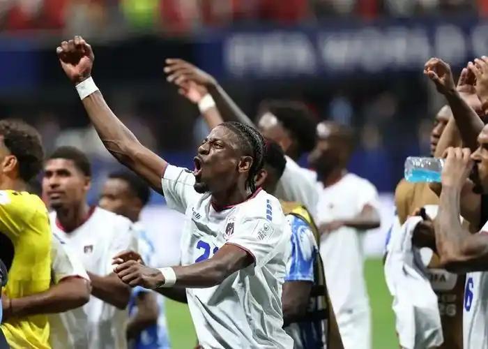 世界杯一场伟大的2-2！49万人口的佛得角，逼平了2届冠军的乌拉圭！
 
6月2