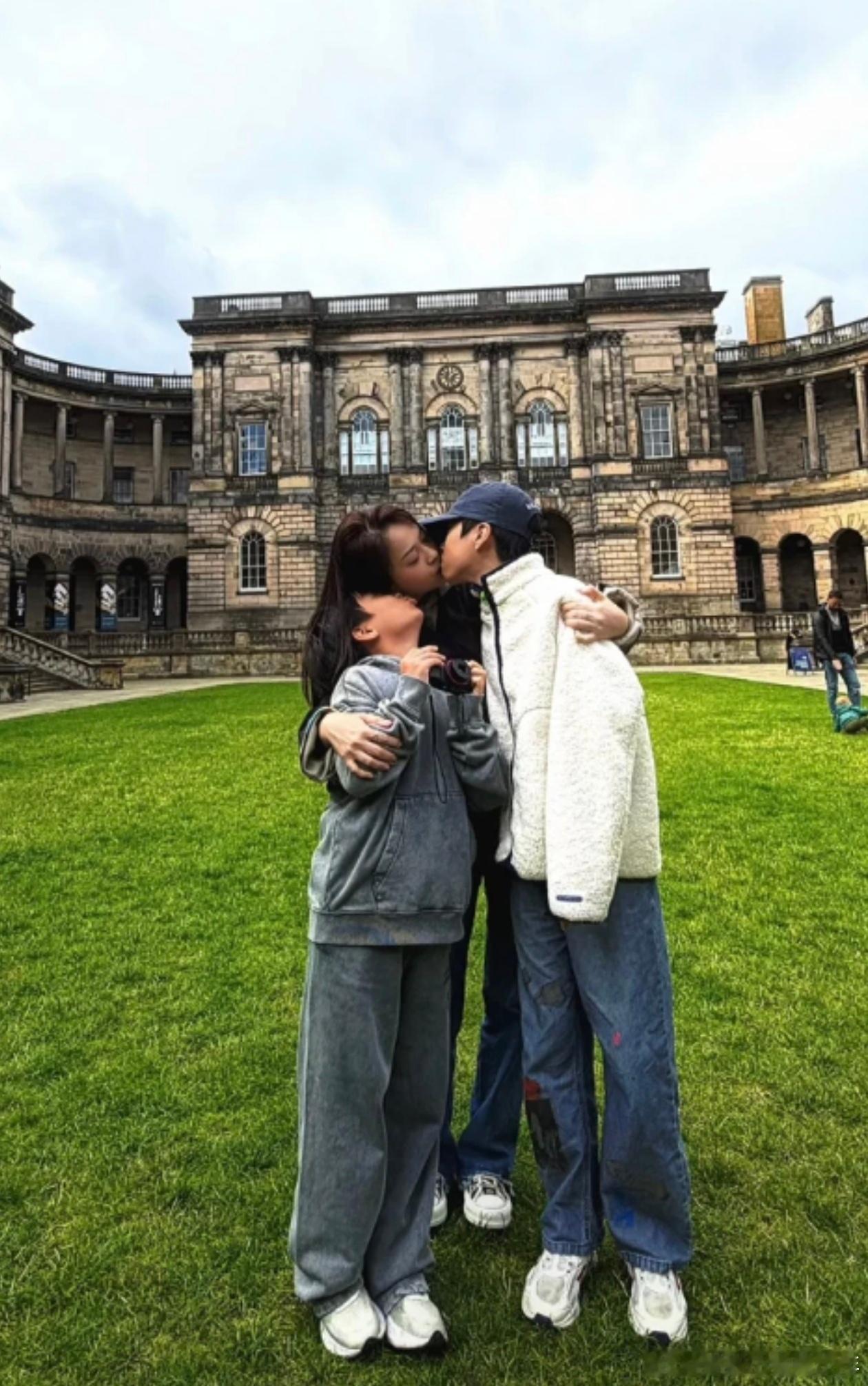 陈老师一家真恩爱❤️楚苏姐祝福一下吧！ ​​​