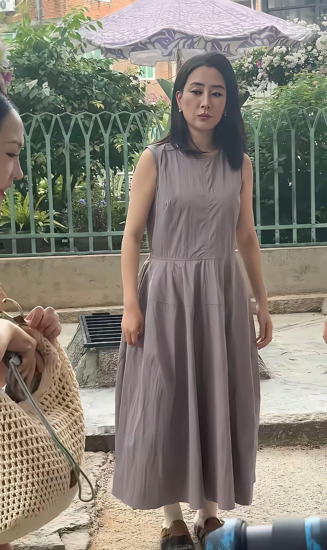 经常在电视上看到她，就是想不起来名字了