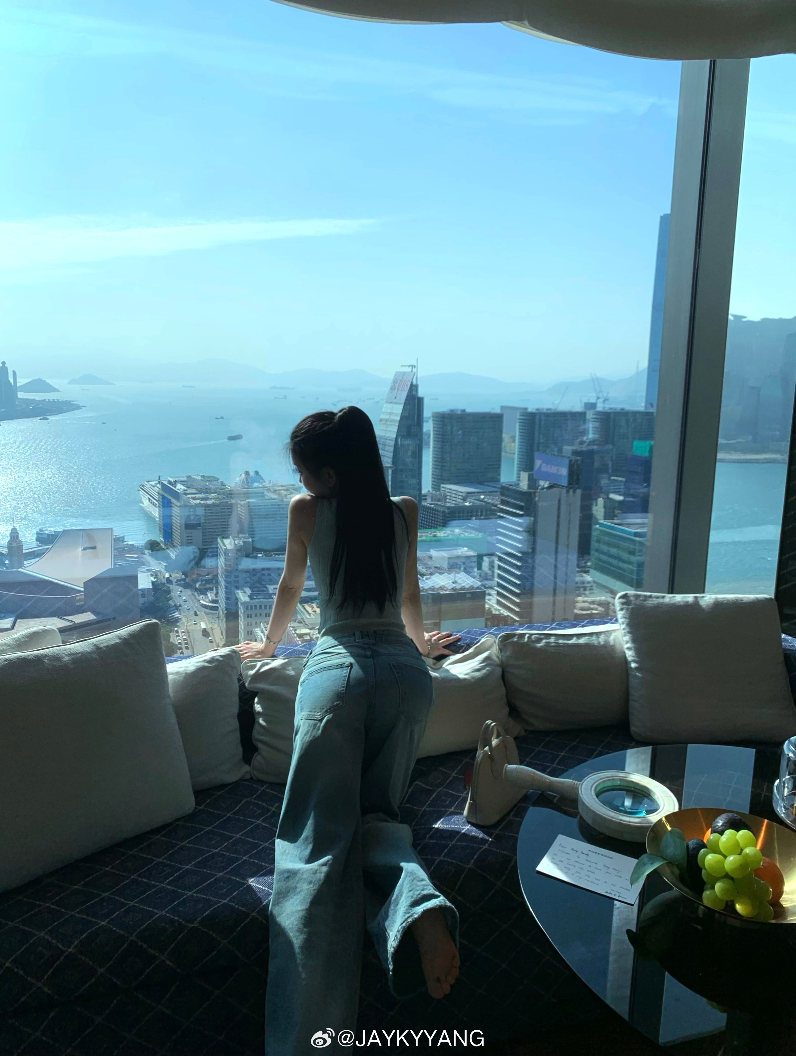 浅更下🫶🏻店里很少上这种偏休闲的阔腿裤不过新的一年肯定会有新的尝试hhhhh