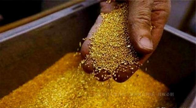 1669年,一位德国男性煮了5000升尿液,因为他对黄金着迷。然而,最终并未提取