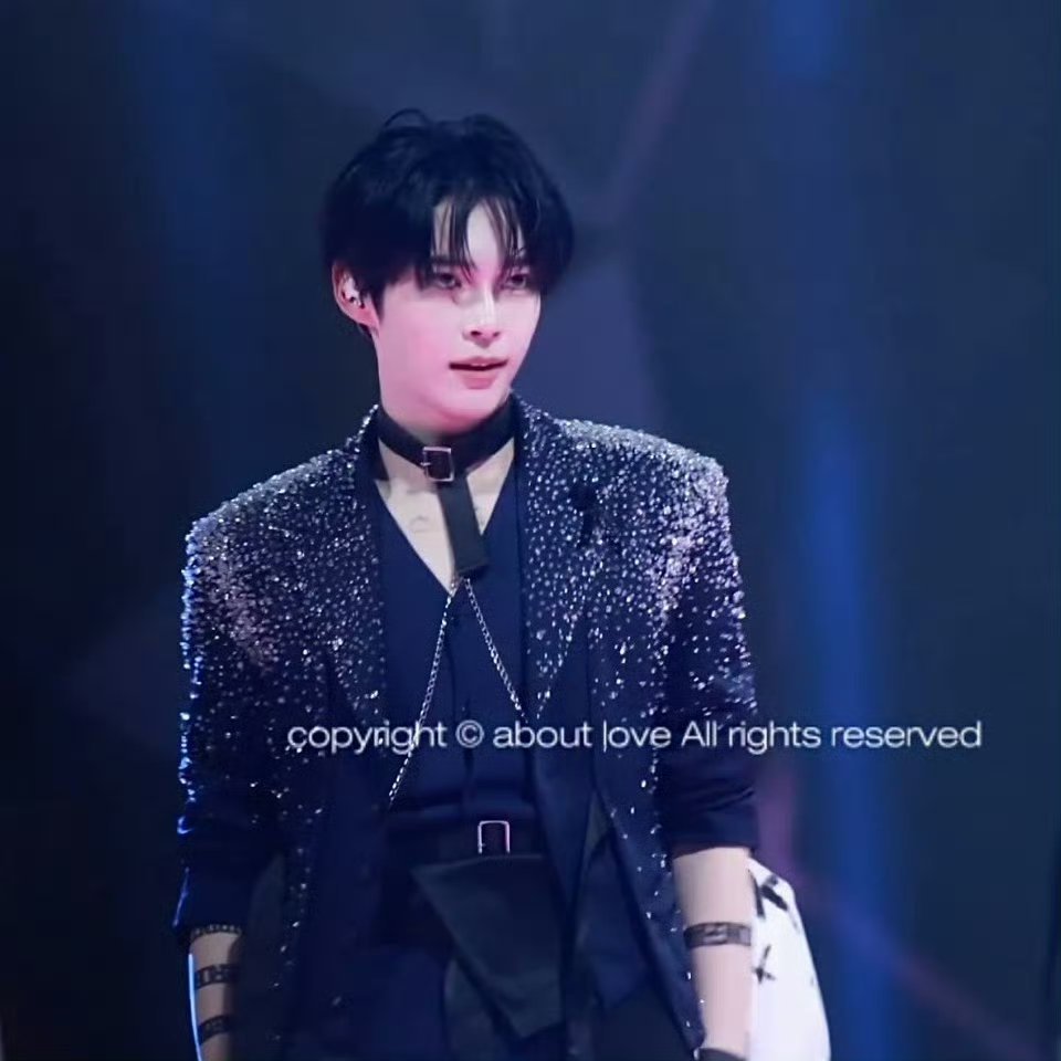 成韩彬今晚太帅了！搞个cj 带成韩彬六舞一 词条🧱这条抽3个6.13顺便🈷️