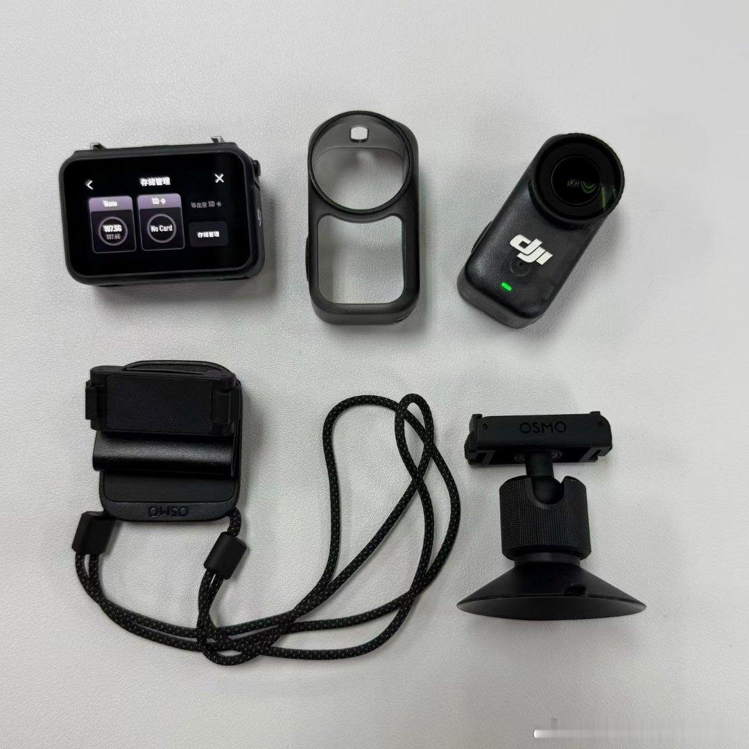 大疆OSMO NANO标准套餐 128G 4K高清运动拇指相机 极致轻巧 超广角