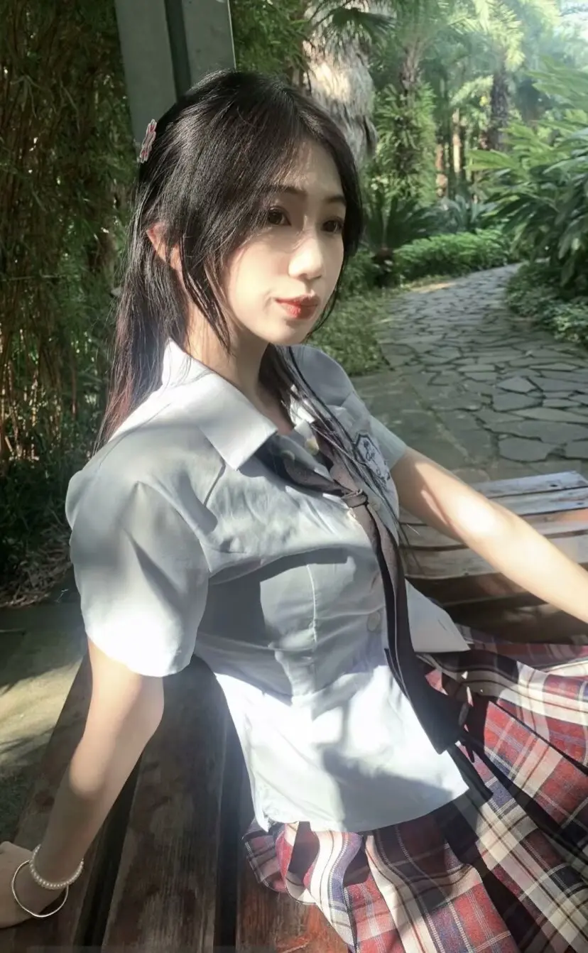 青春校园风 校园风穿搭 青春回忆杀 日系学院风 复古格纹裙