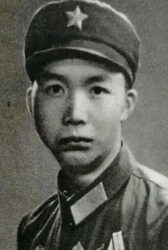 1979年，一个叫高华忠的士兵，接到了掩护全营撤退的死命令。战斗结束，任务完成，