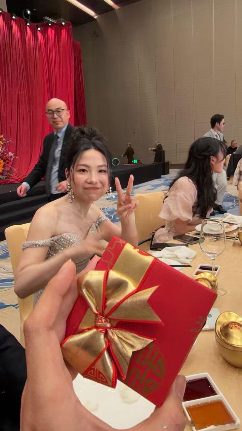 表妹结婚，我中奖了？？？？