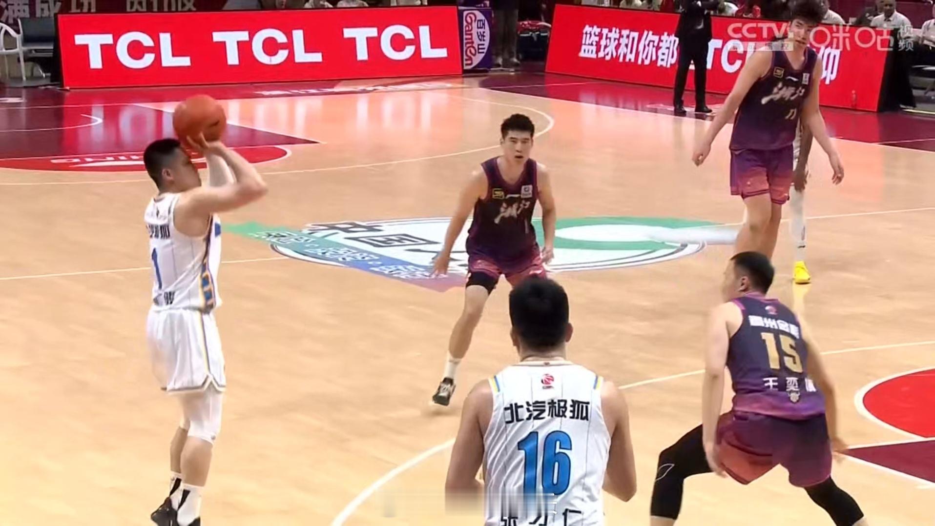 北京队的好消息：陈盈骏找到状态了。浙江男篮vs北京男篮 ​​​