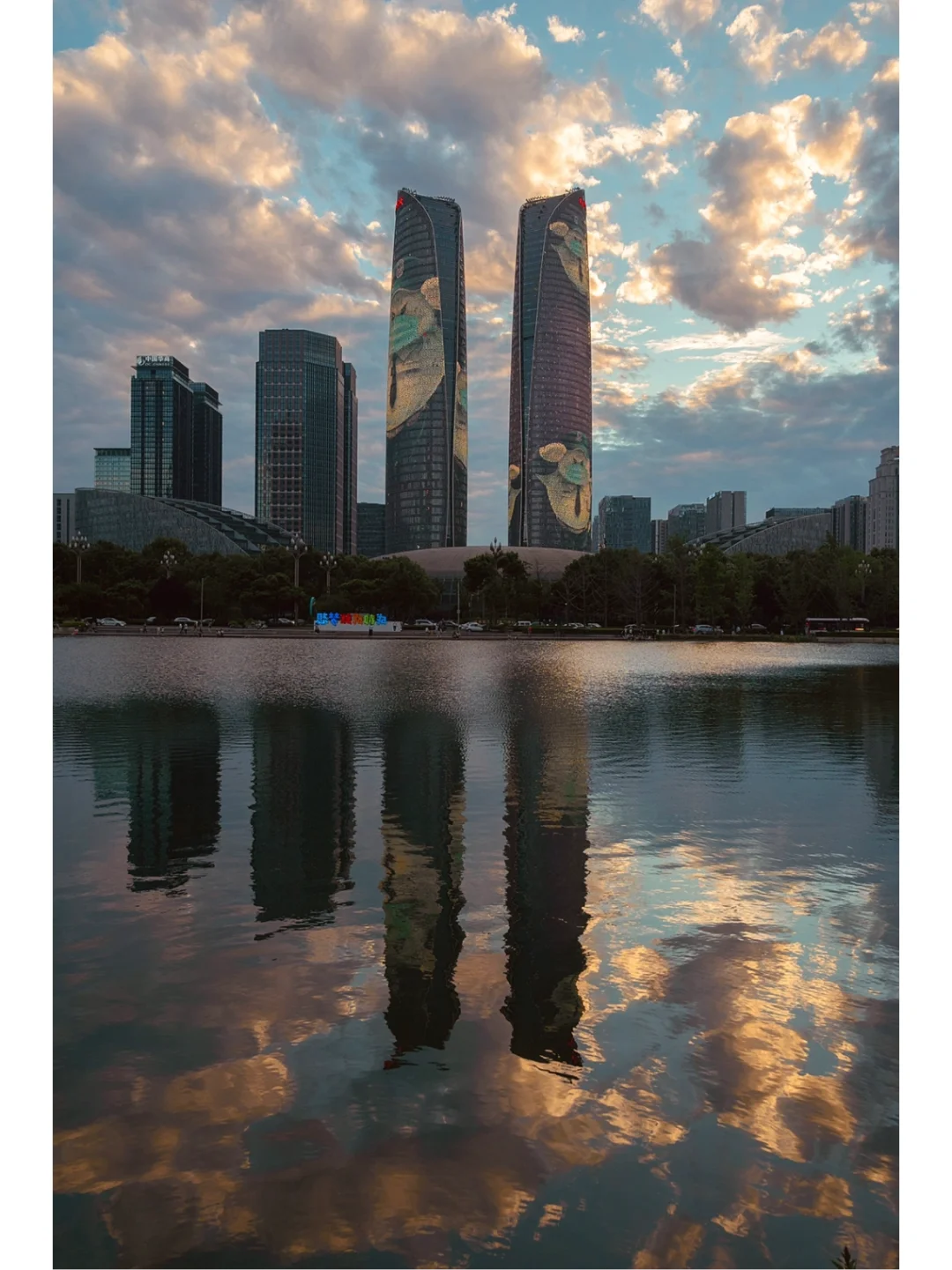 挑战一张封神｜双塔与落霞📸