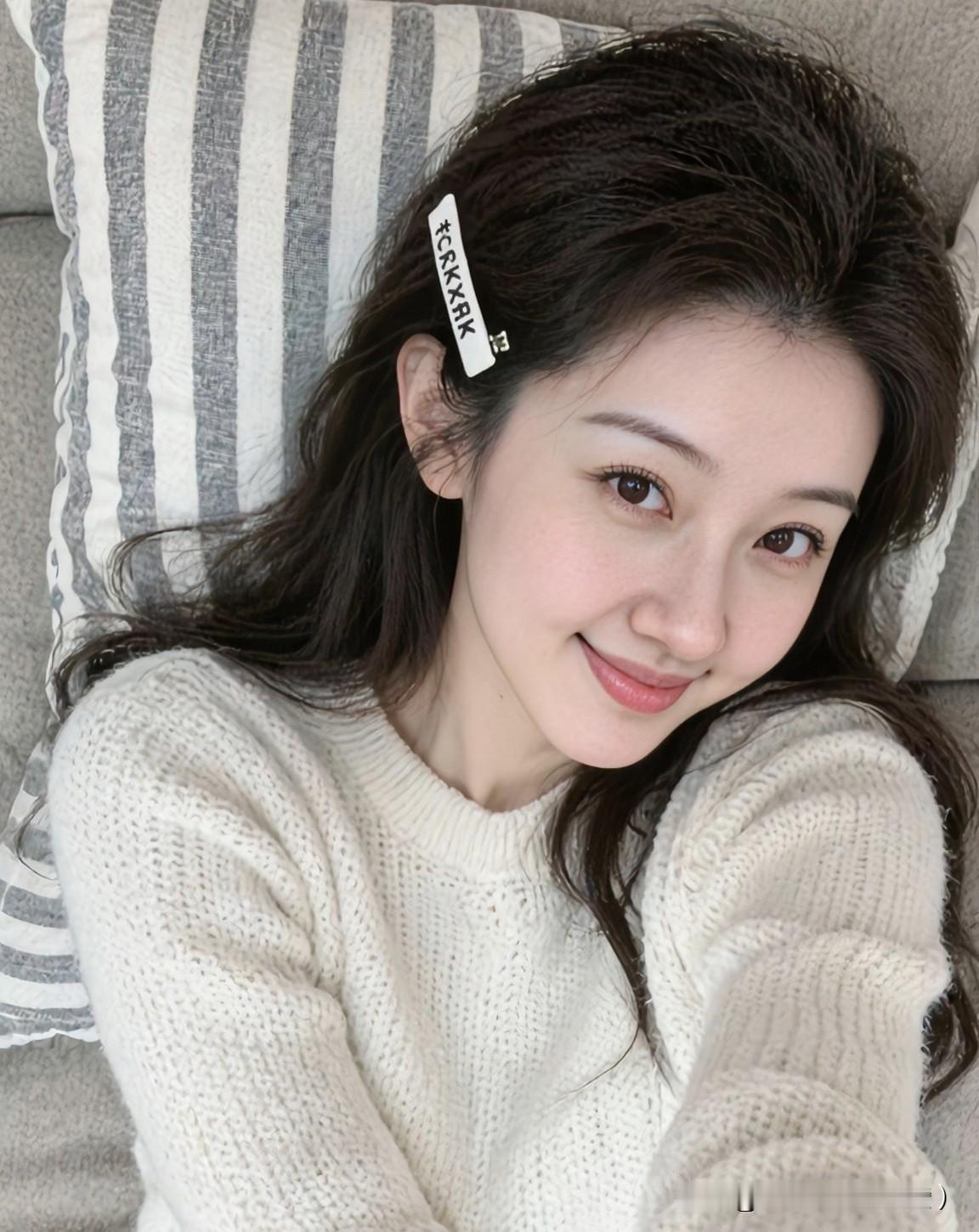 想让男人
觉得你温柔。
其实很简单，
不是要你多听话，
而是多理解他。
在他累的