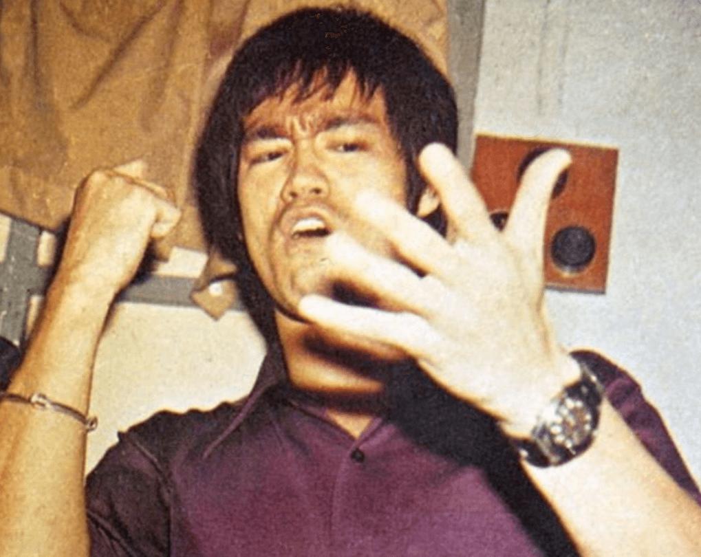 【李小龙一生爱戴的是什么腕表】功夫巨星李小龙可以说是华人的骄傲，一生中所有佩戴的