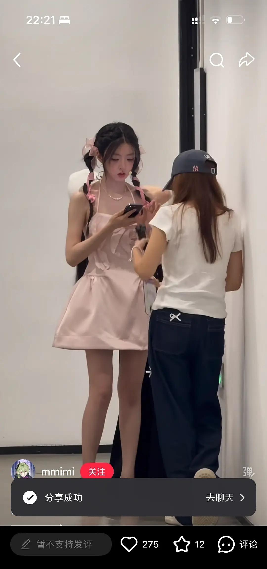 我只能说柳不适合美颜
就是那种磨皮美颜很重的 都不合适 
素素的直拍还原美貌 ​