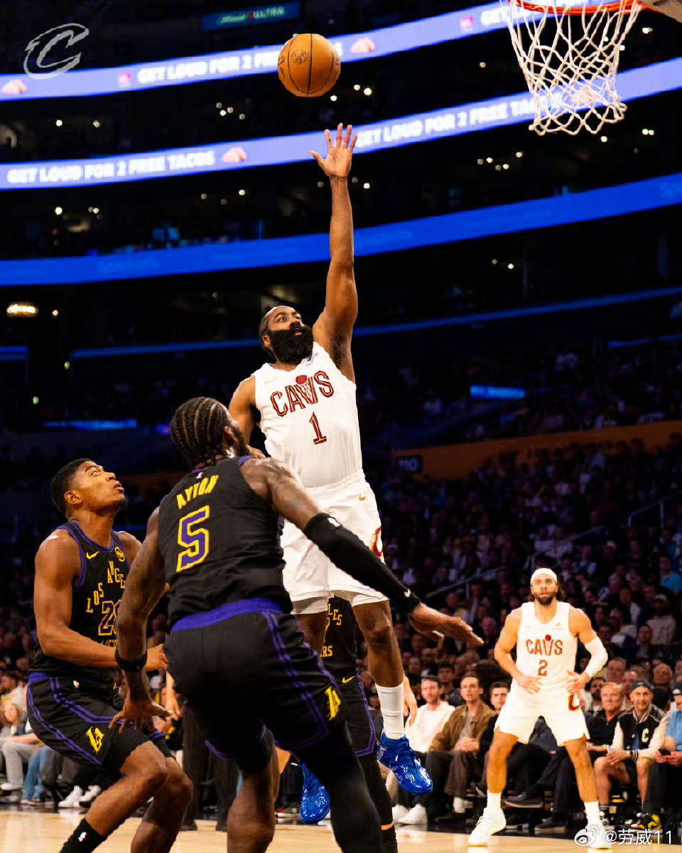 骑士降级了，米切尔半场6-1，哈登9-3，东子一人半场20分打俩，交易前恐怖如斯