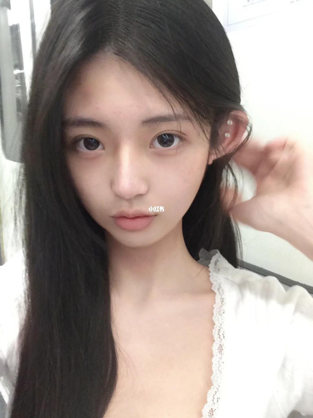 每天都好懒化妆˘ᜊ˘ ᶻᶻᶻ