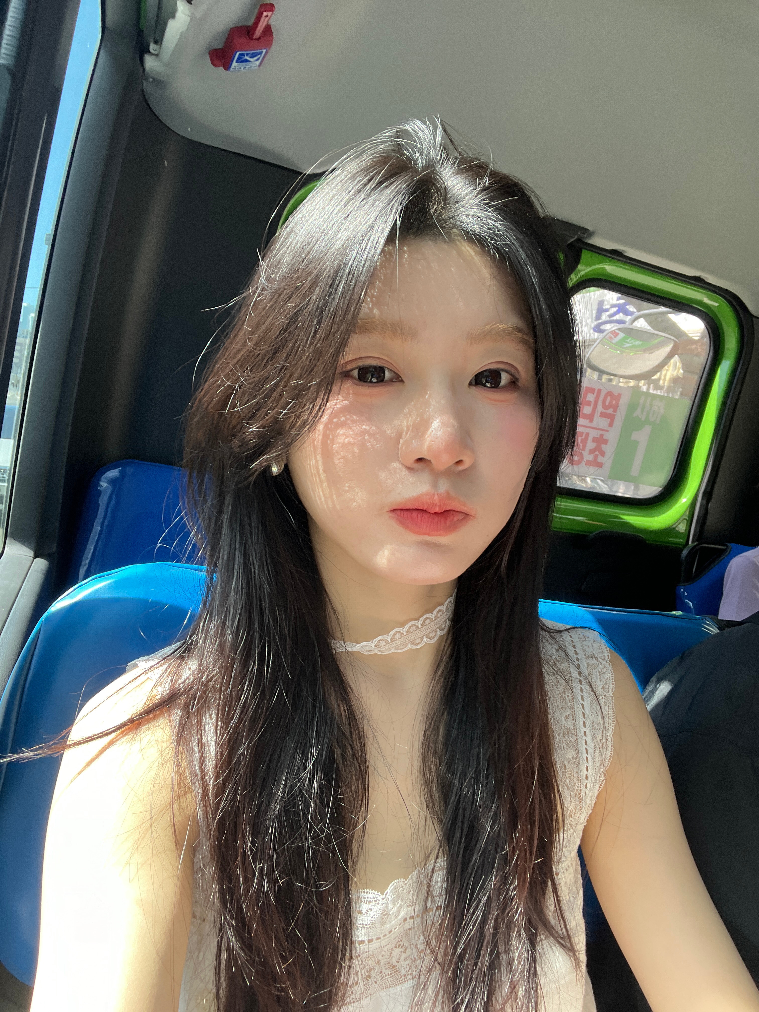 小韩的光跟柔光镜一样我只涂了防晒大中午的原图都特别干净 特别柔#付四金[超话]#