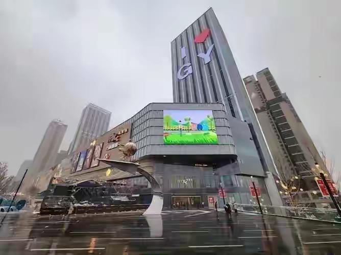 你还别说：华润商业运营对贵阳的认可还是不错的哦！，前几天贵阳北站的商业签约了华润