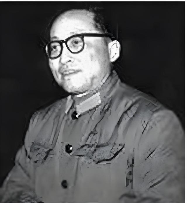 1952 年，北京解放军总医院，志愿军师长问30 岁女军医为啥还没成家，女医生却