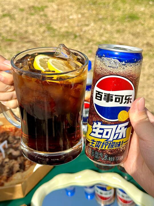 百事生可乐柠檬味和春天的适配度是100%！！