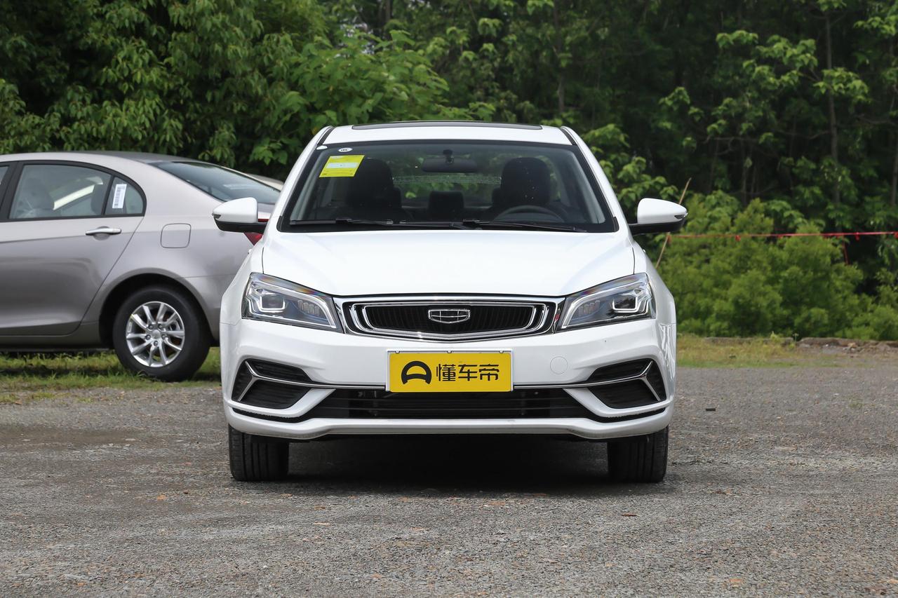 最近在二手市场看了十几台帝豪，从2017款看到2023款，跑遍三个区的车商和两家