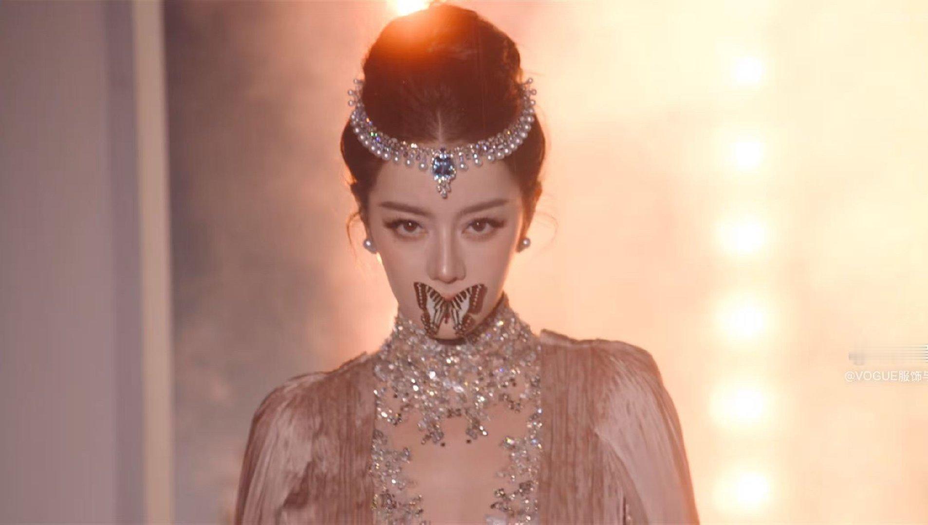 迪丽热巴本身即绝色迪丽热巴人间维纳斯我只能说热巴没有一帧是没有表现力的[舔屏]这