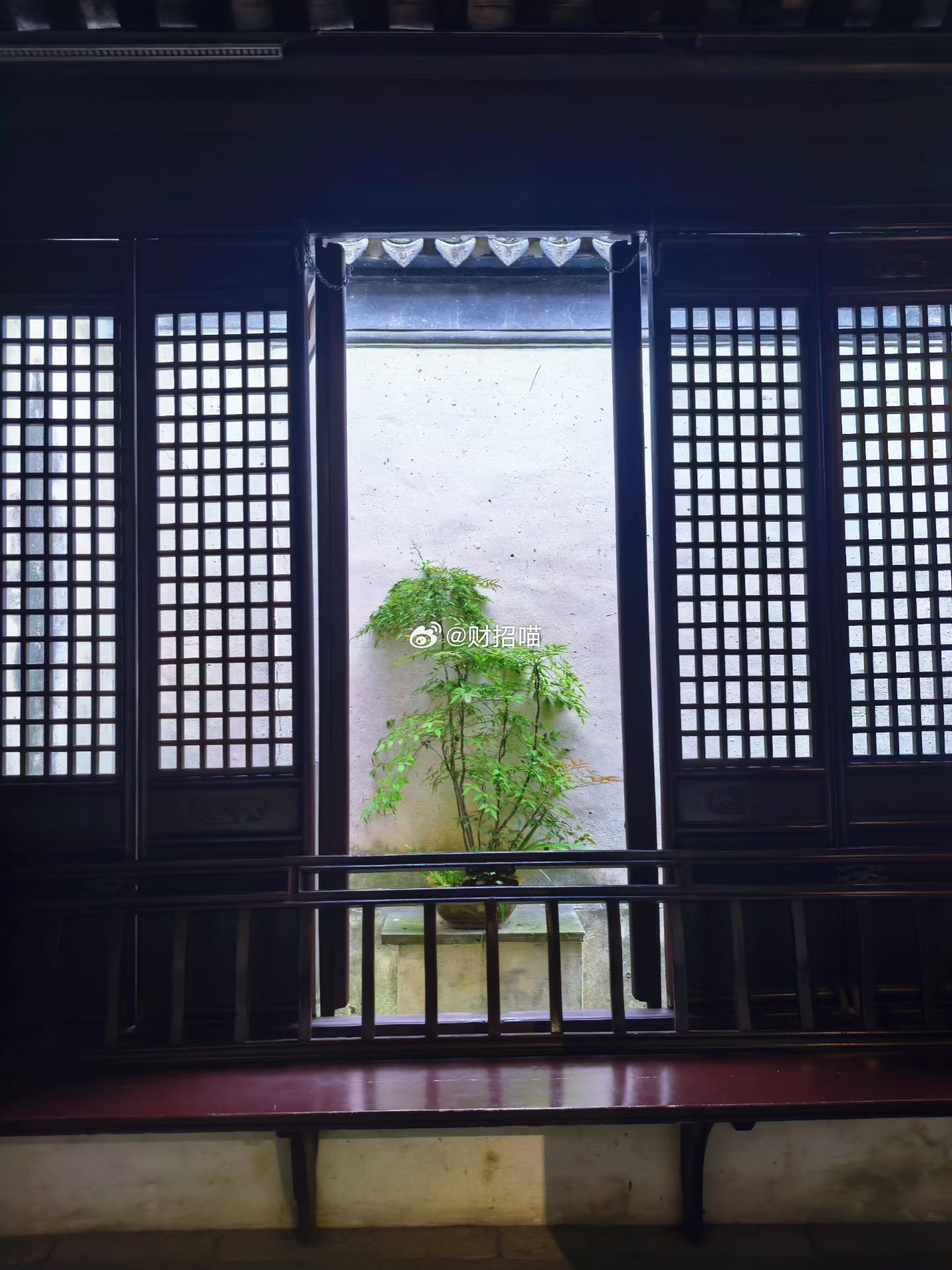 任何时候都不要纠正别人，更不要去替别人发愁。你认为的肺腑之言在他人听来是喋喋不休