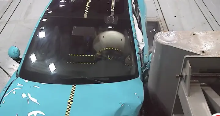 李书福捅破窗户纸：“五星安全”只是汽车界的“皇帝新衣”？