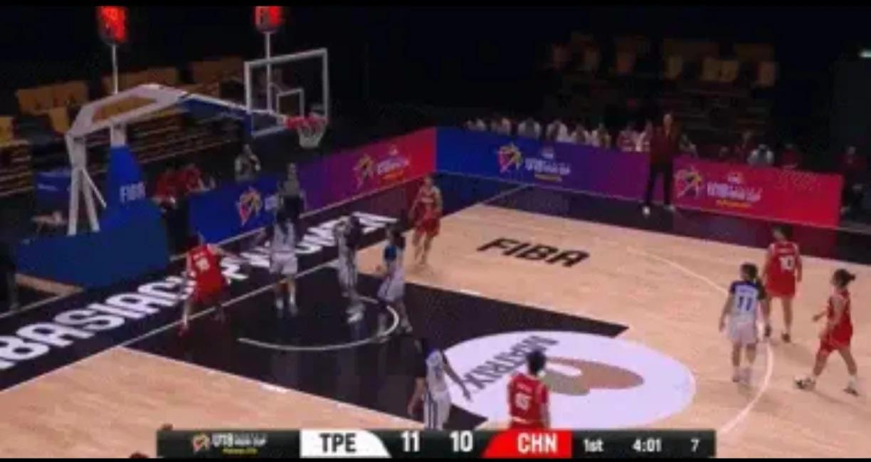 半场41：30，U18女篮只领先中国台北11分！中国台北很顽强啊！25VS 31