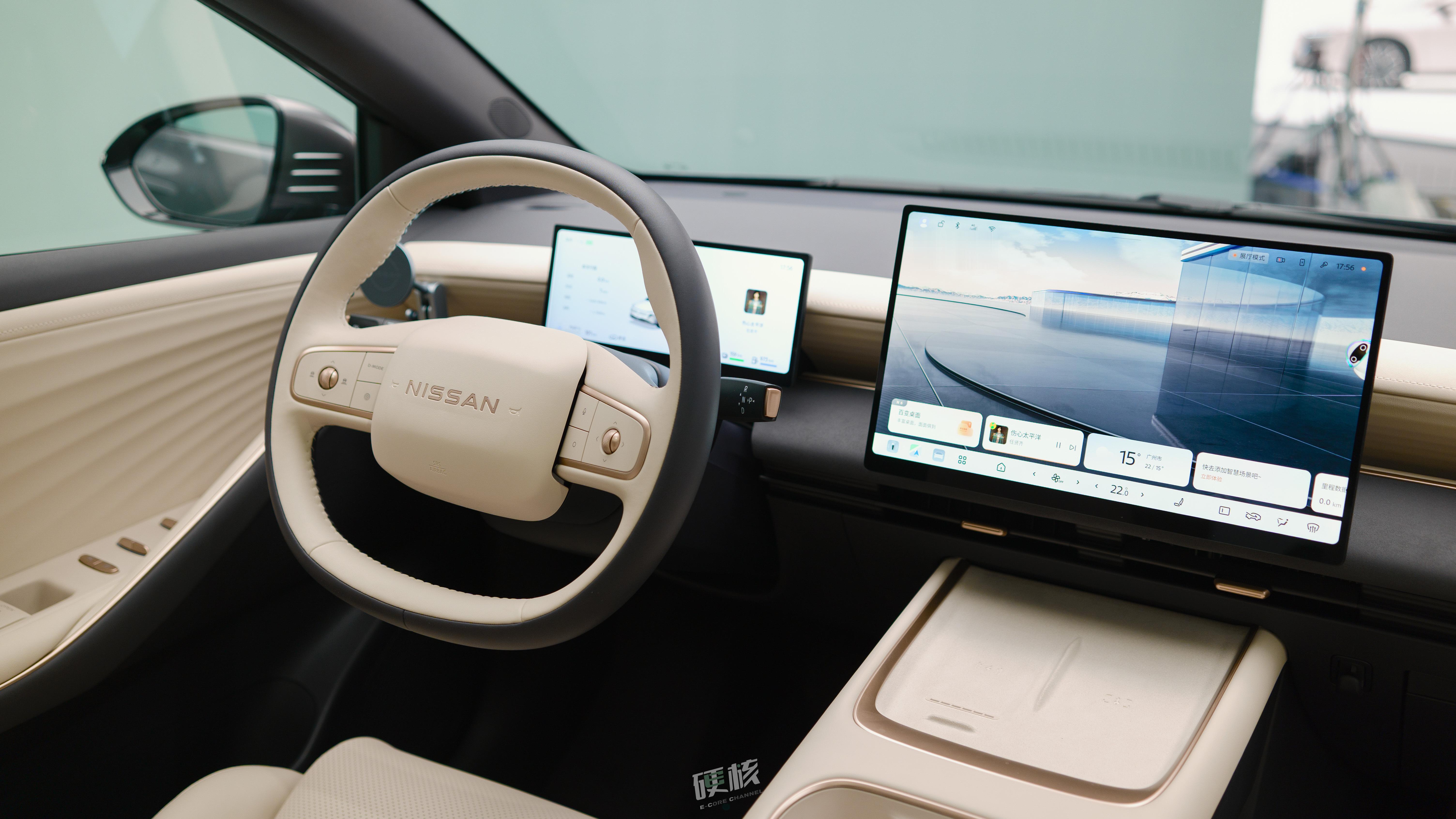 年轻人把家安在车轮上东风日产N6插混版N7 在内饰上，N6这台车继承了很多N7的