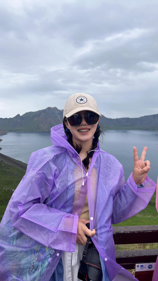 6.13实拍‼️长白山上雨雾弥漫，依旧可见天池