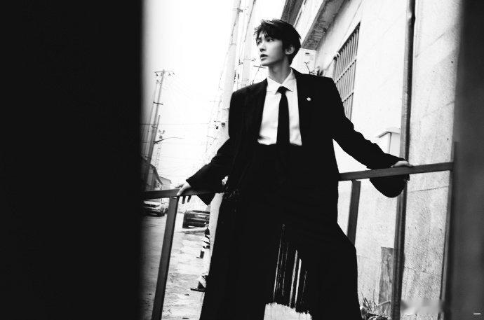 刘宇雨中大片刘宇雨中黑白大片刘宇雨中黑白大片刘宇