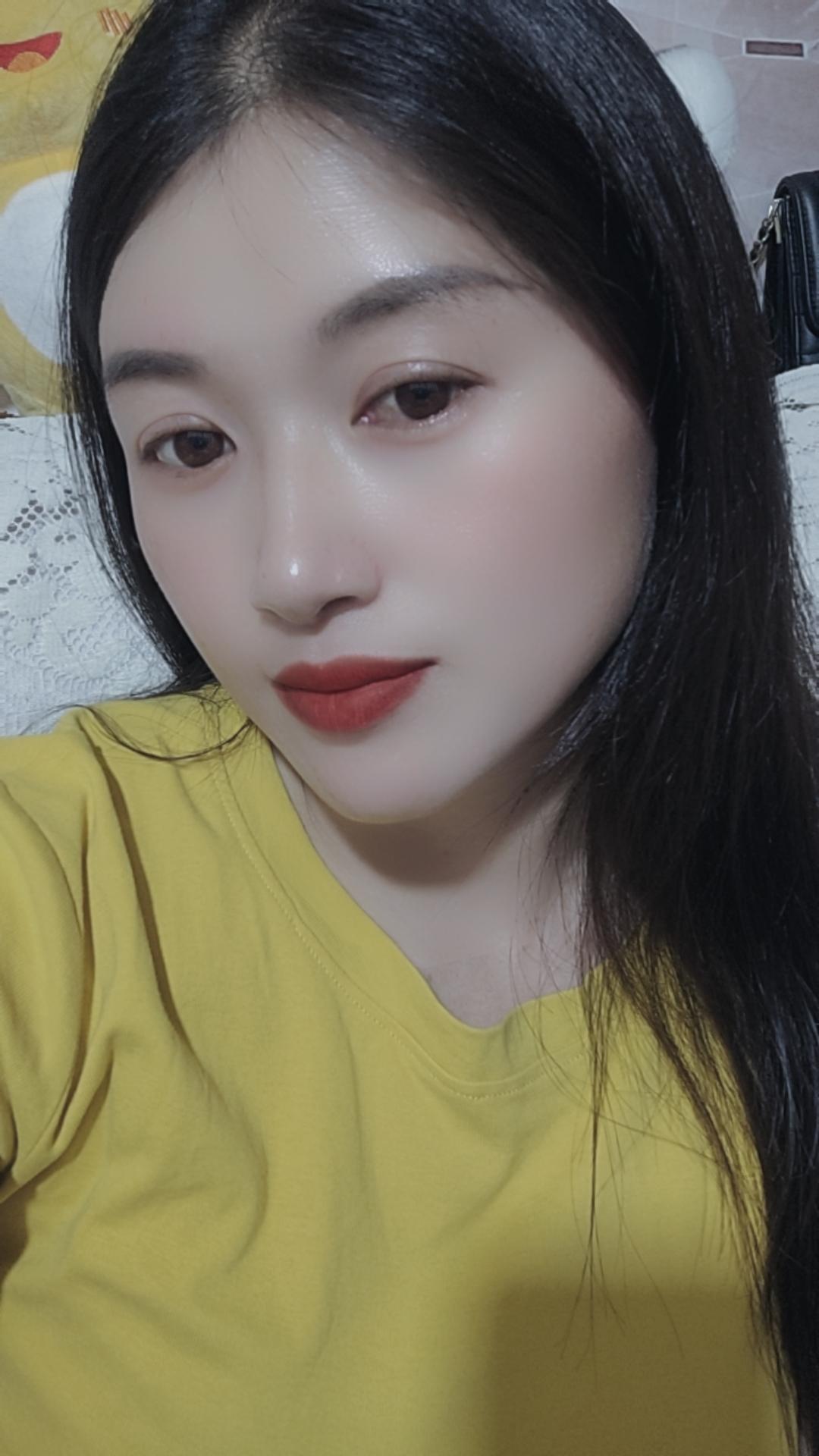 我没有高颜值的外表，也没有可以挥霍的家底，我就一普普通通的农村菇凉，什...