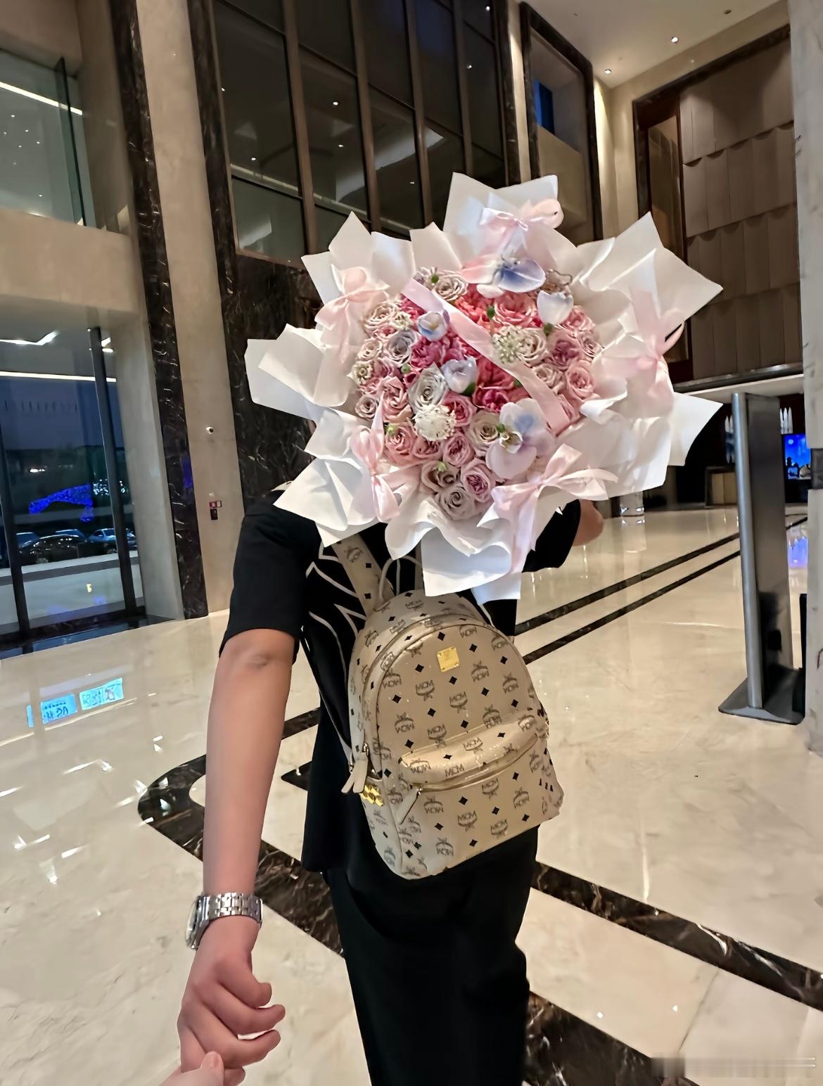 亲爱的 我发誓让你做世界上最幸福的小女孩 ​​​