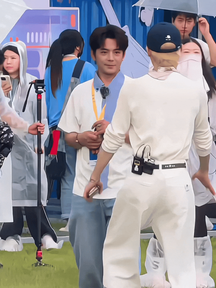 一言不合就尬舞吗