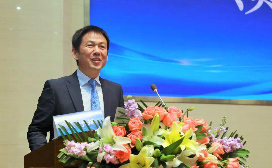 太恶心！
 
谁能想到！当年武汉疫情里，站在雷神山最前线、被全国人民点赞的"抗疫