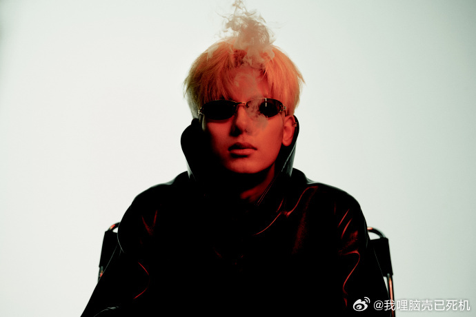 胡先煦白金闪耀胡先煦白毛渣苏感男友 胡先煦白金闪耀，胡先煦白毛渣苏感男友，谁懂昨