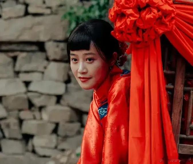 都知道蓝盈莹演技好，为啥没人找她演女一。不是她长得不好看，而是因为演技太好。和流