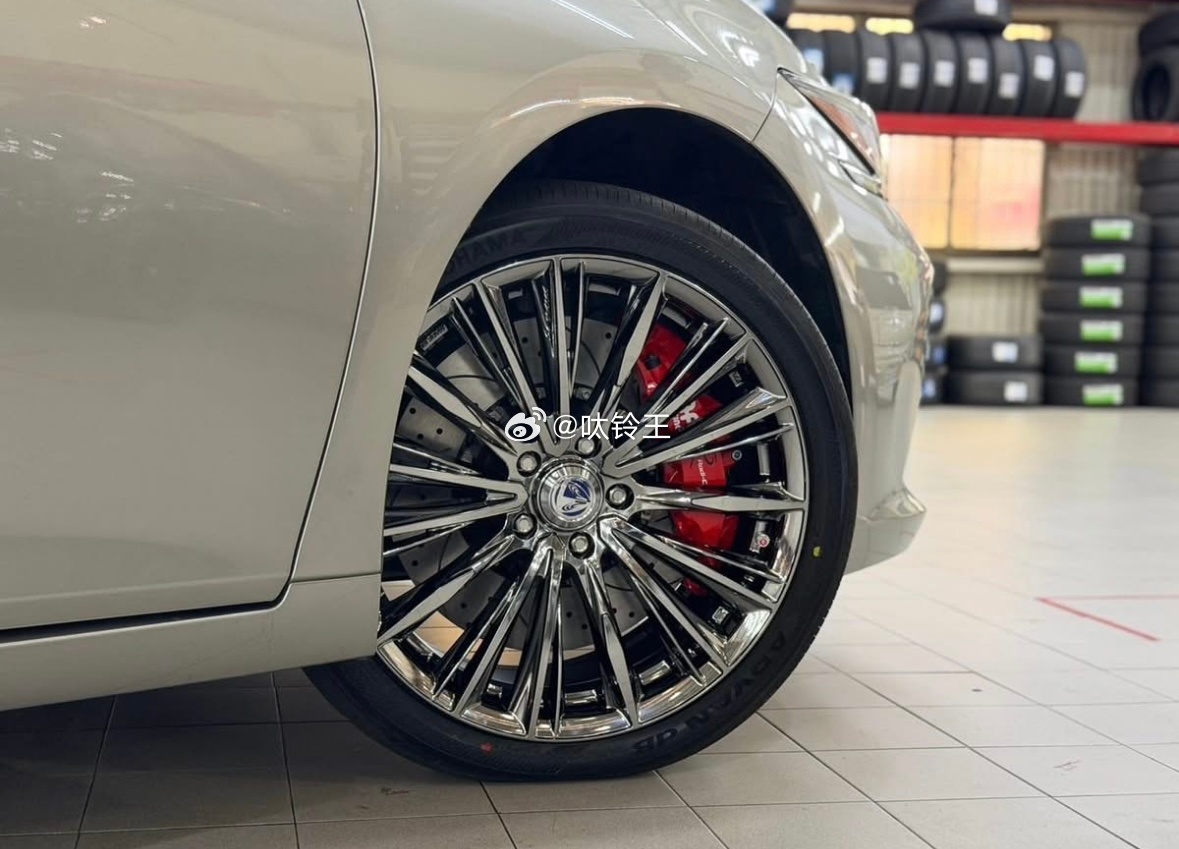 全新日本 RAYS VOUGE for 雷克萨斯ES 19寸 ，可以继续跟单了喂