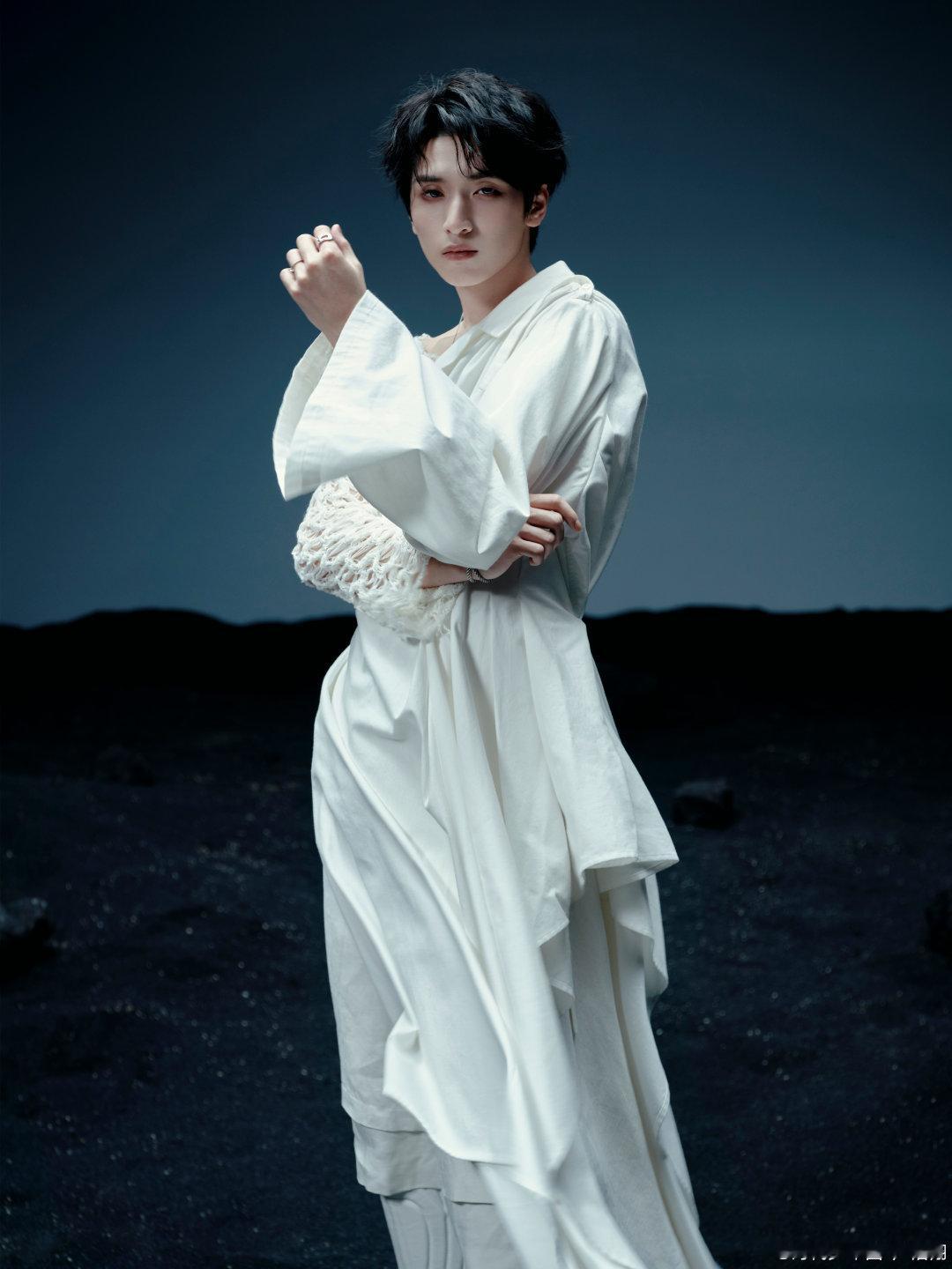 严浩翔 in Yuima Nakazato Spring 2023 Haute 