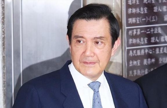 有网友说，马英九“暗中支持独立”，马英九对此回应：“我反对武力统一，但这不代表我