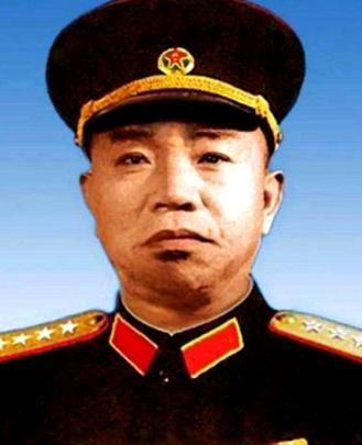 1968年，开国大将王树声在机关食堂排队打饭时，发现一名干部一口气打了五份饭菜，