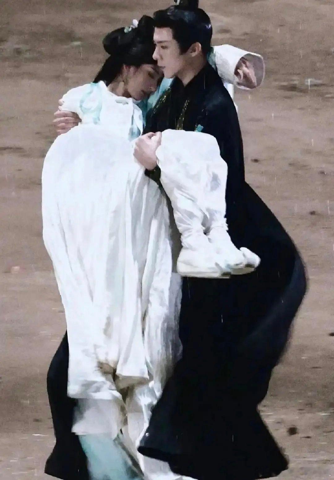 不同的公主抱大家喜欢哪个，感觉最多的应该是2和6，张云龙这个确实有氛围感，白敬亭