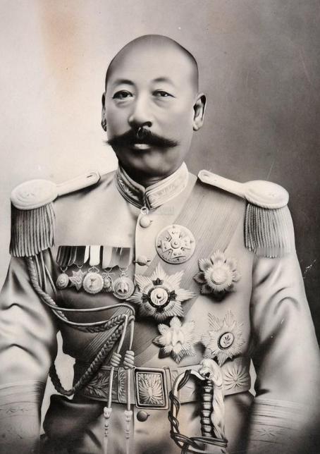 1912年，50岁的曹锟娶了20岁的富家美女陈寒蕊，新婚之夜过后，曹锟倒头就睡，