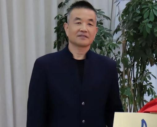 安徽龙头药企董事长身亡！被曝上午公开露面下午突然离世，死因成谜

 
8月26日