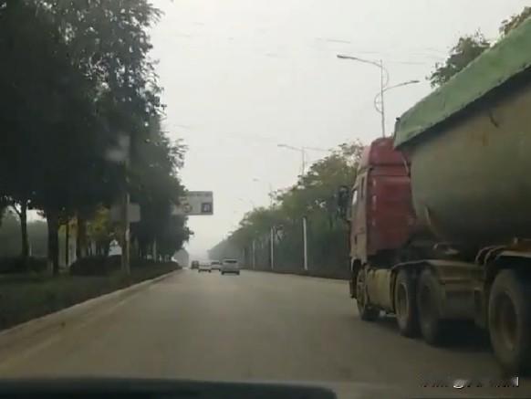 太安路，是太平新城的主干道，无论你是进入和离开太平新城，都要经过这条路，

近些