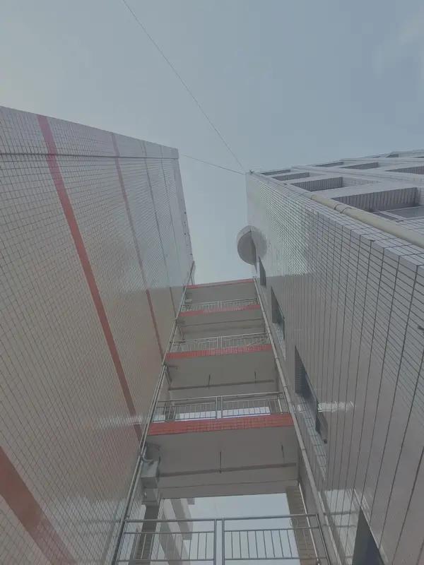 看到“上上下下上下一致”这个上联，我想到两个下联很有意思。一是“左左右右左右逢源